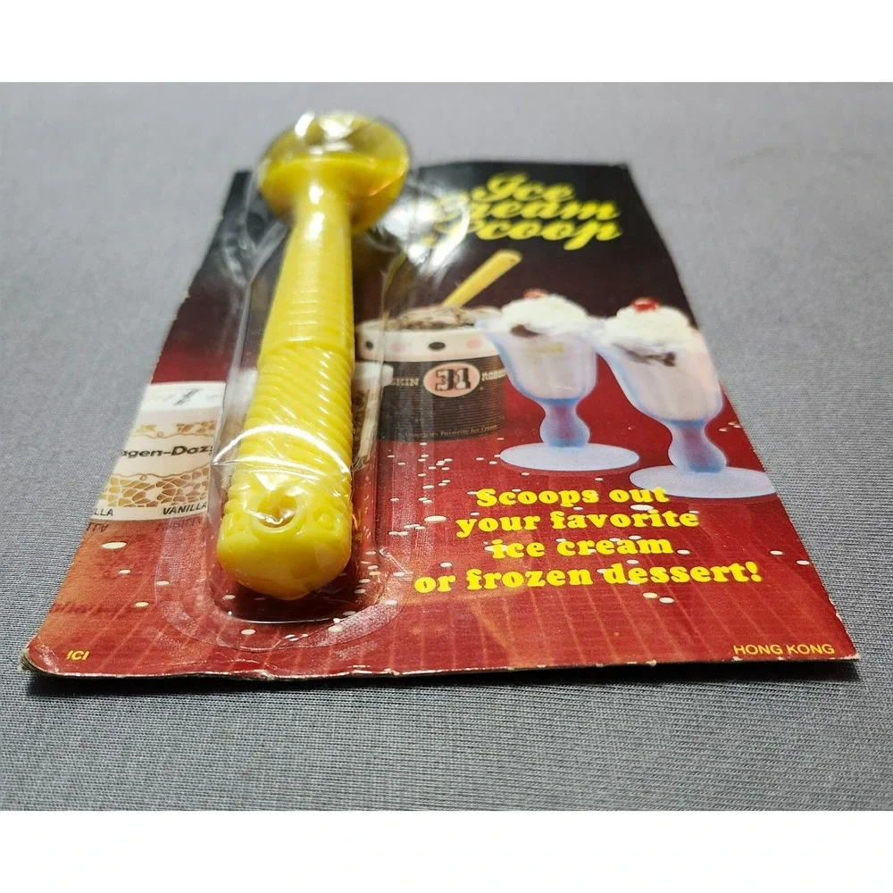 Vintage Ice Cream Yellow Plastic Scoop New Baskin Robbins 31 Flavors 1970's